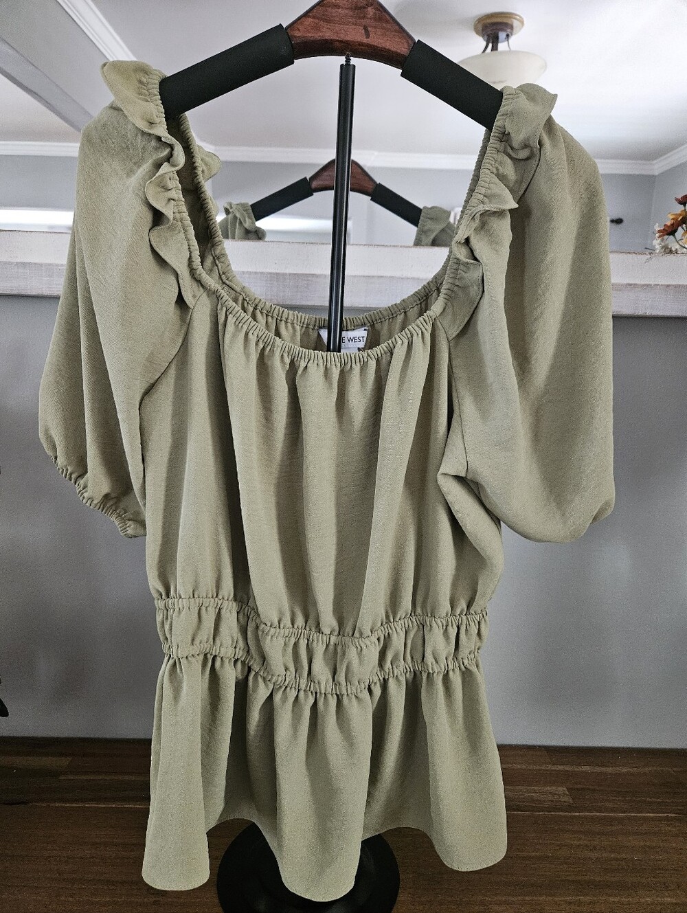 Womens Nine West Green Blouse Medium.